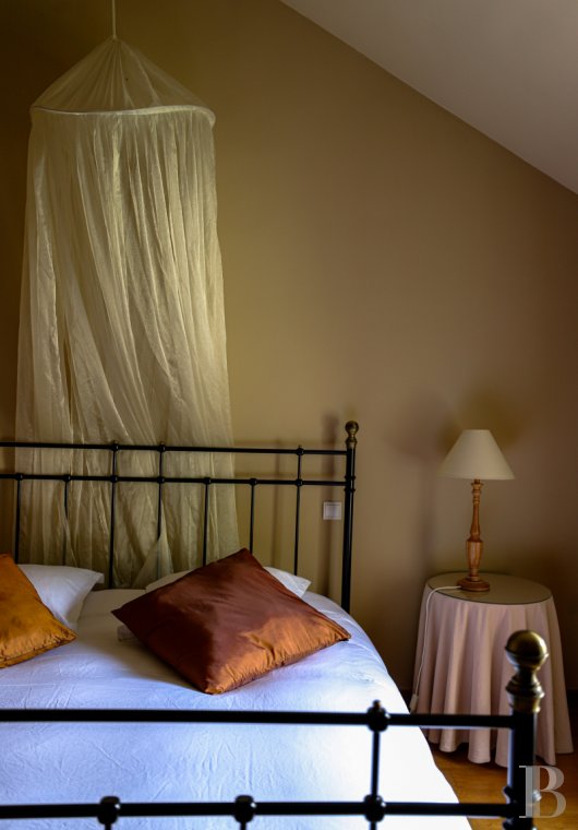 A chateau affiliated with Burgundy's greatest vineyards and permaculture to the south of Beaune - photo  n°31